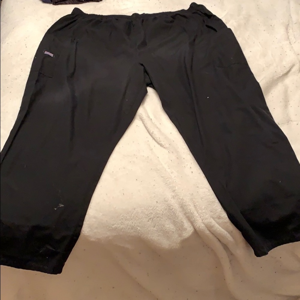 Scrub black pants